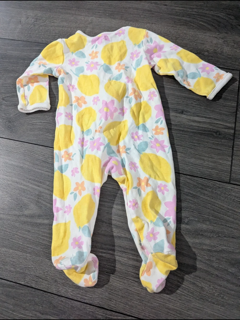 Set of 5 Mixed Carter's Pastel Baby Zipper Sleepers - Size 6 Months